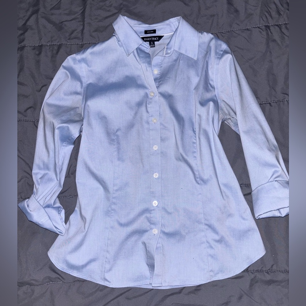 Small Ellen Tracy Button Down Top